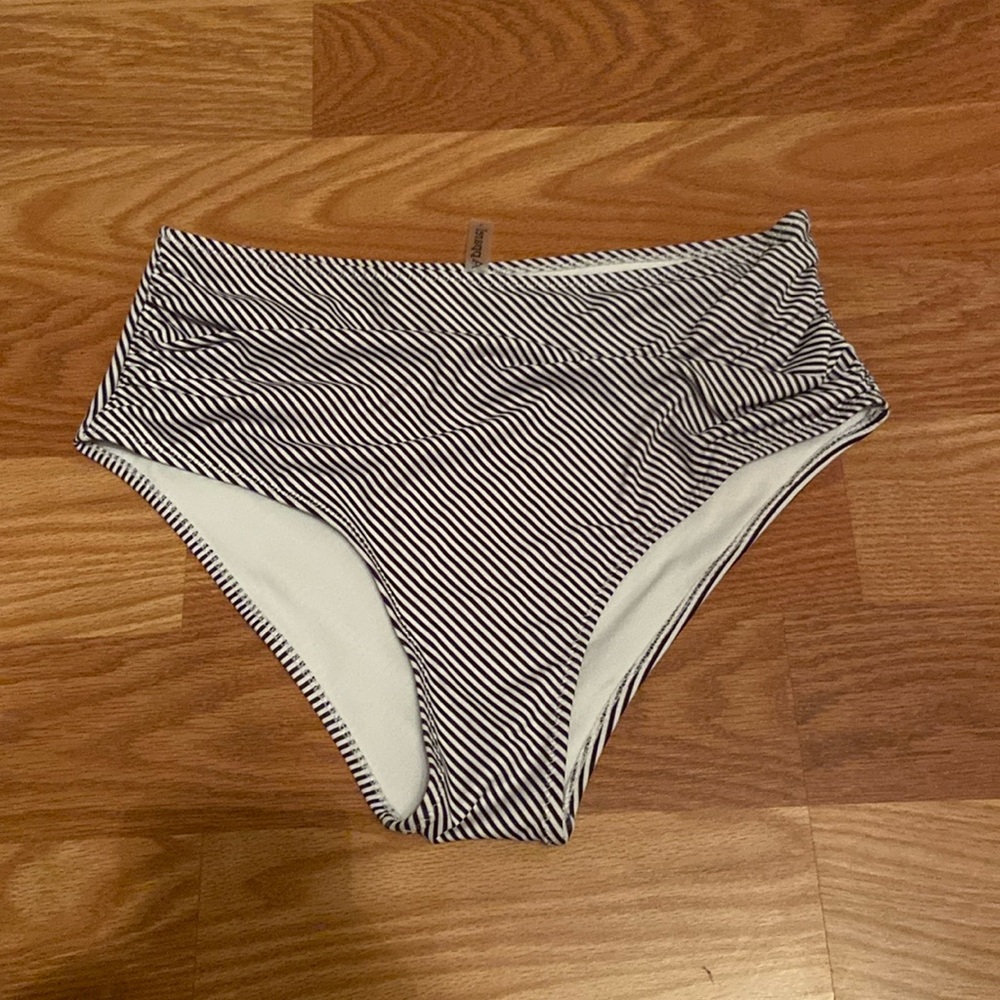 Women’s high rise swim bottom-size large